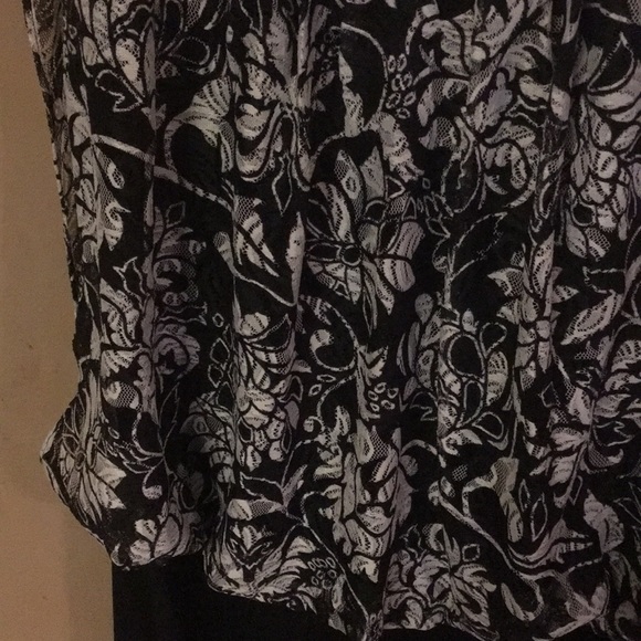 Formal dress - Picture 3 of 5